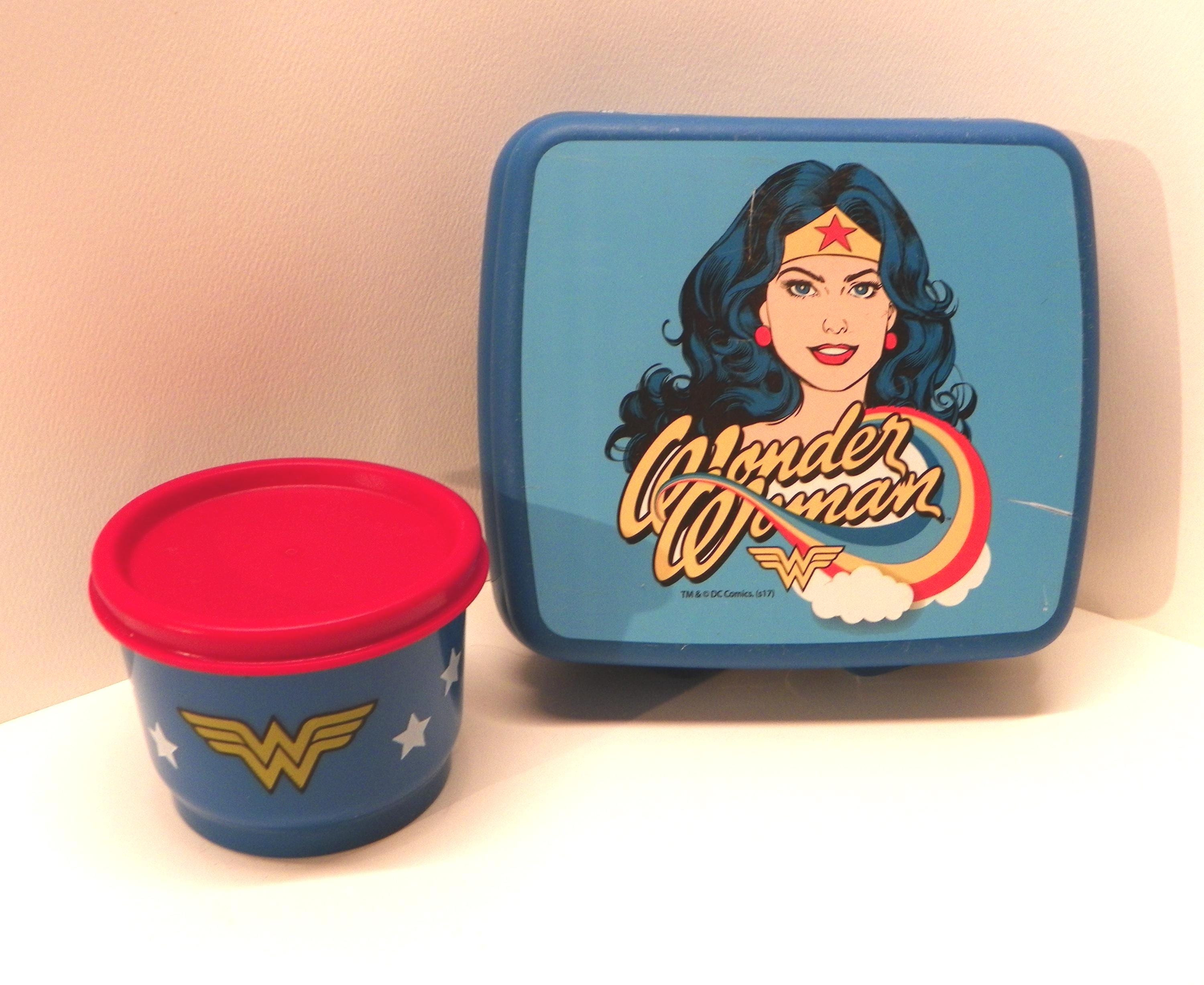 Vintage Tupperware Wonder Woman Sandwich Keeper and Snack