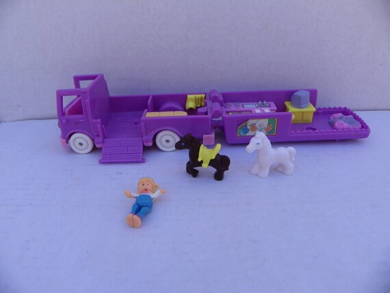 polly pocket stable on the go