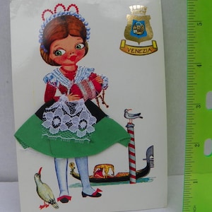 Vintage gestickte Venezia Souvenir Postkarte, Italienische Spitze und Seide gestickte Postkarte, Vintage Postkarte, Handarbeitsmädchen