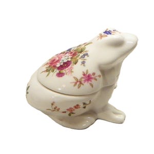 Vintage Hammersley Floral Design Frog Shape Covered Trinket Box , Vintage Fine Bone China England Spode Flower Frog Trinket Dish
