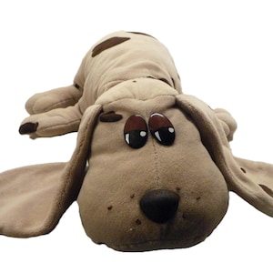 1984 Irwin Beige Pound Puppy with Zippered Pouch , Pound Puppy Plush Dog , 1980&#39;s Stuffed Toy Dog , Pound Puppy with Zipper Compartment