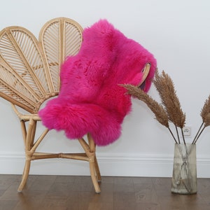 Dark Pink Dyed Genuine Sheepskin Lambskin Sheep Skin Rug Pelt Soft Wool, schaffell, Hygge