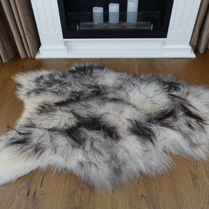 Sheepskin Icelandic White-Black Genuine Lambskin Sheep skin rug pelt long wool soft throw, schaffell, Hygge