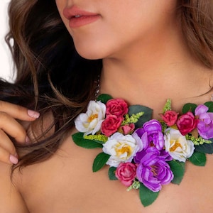 3D Flower bib necklace, summer wedding jewelry, statement necklace