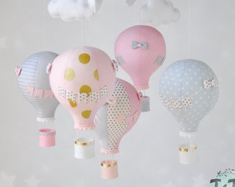 Mobile pour bébé en montgolfière, mobile pour bébé gris rose pastel et or pour fille, décor de chambre d’enfant, chambre d’enfant en ballon, cadeau de baby shower