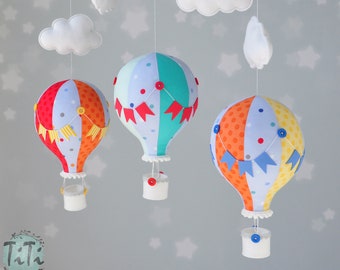 Mobile personnalisé pour bébé montgolfière, couleurs vives neutres, décoration de chambre d'enfant, chambre de bébé ballon, cadeau de baby shower, rouge bleu jaune