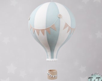 GRANDE montgolfière, décor de pépinière de thème de voyage, style rétro de ballon à air chaud, cadeau de douche de bébé, sauge fraîche blanc cassé et beige