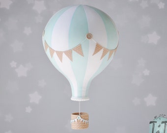 GRANDE montgolfière, décor de pépinière de thème de voyage, style rétro de montgolfière, cadeau de douche de bébé, beige blanc et aqua clair, neutre de genre