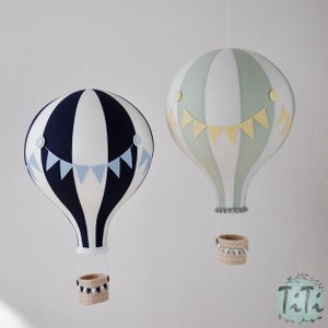 GRANDE montgolfière, décoration de chambre d'enfant sur le thème du voyage, style rétro en montgolfière, cadeau de baby shower, gris clair et jaune sauge, chambre de bébé garçon image 4