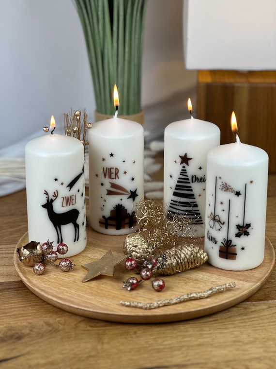 Adventskerzen - Weihnachtskerzen 4 Stück Rentier in schwarz-goldfarben oder weitere Farben