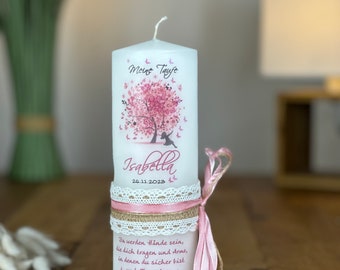 Taufkerze Baum des Lebens mit schaukelndes Mädchen in rosa in vintage Spitzenband mit Schleife seitlich in altrosa-rosa (Motiv 1)