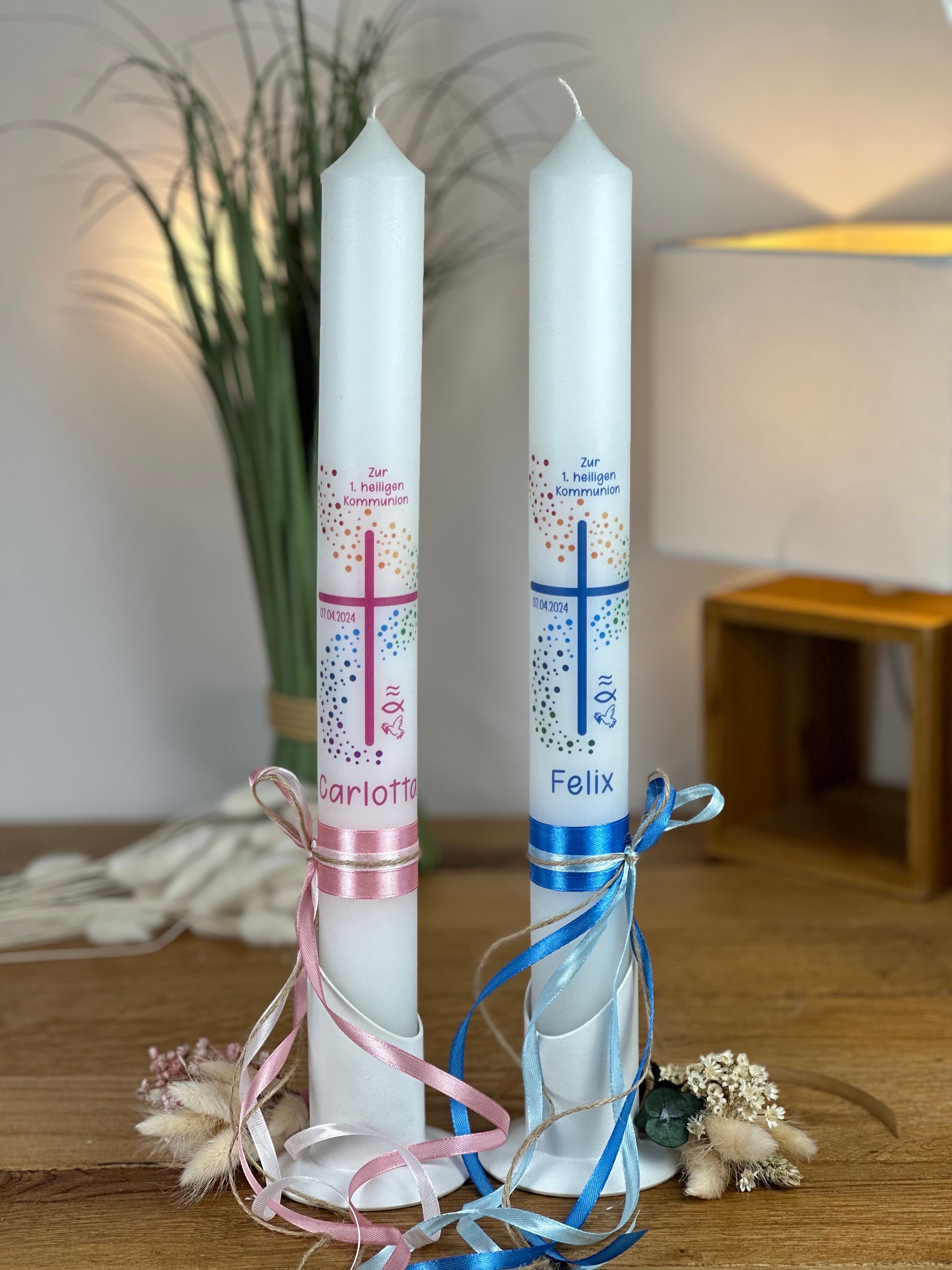 Taufkerze Kommunionkerze Kreuz mit Regenbogenfarben bunt für Jungs und Mädchen