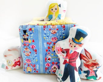 Alice in Wonderland Discovery Box: Plush Soft Toy Set