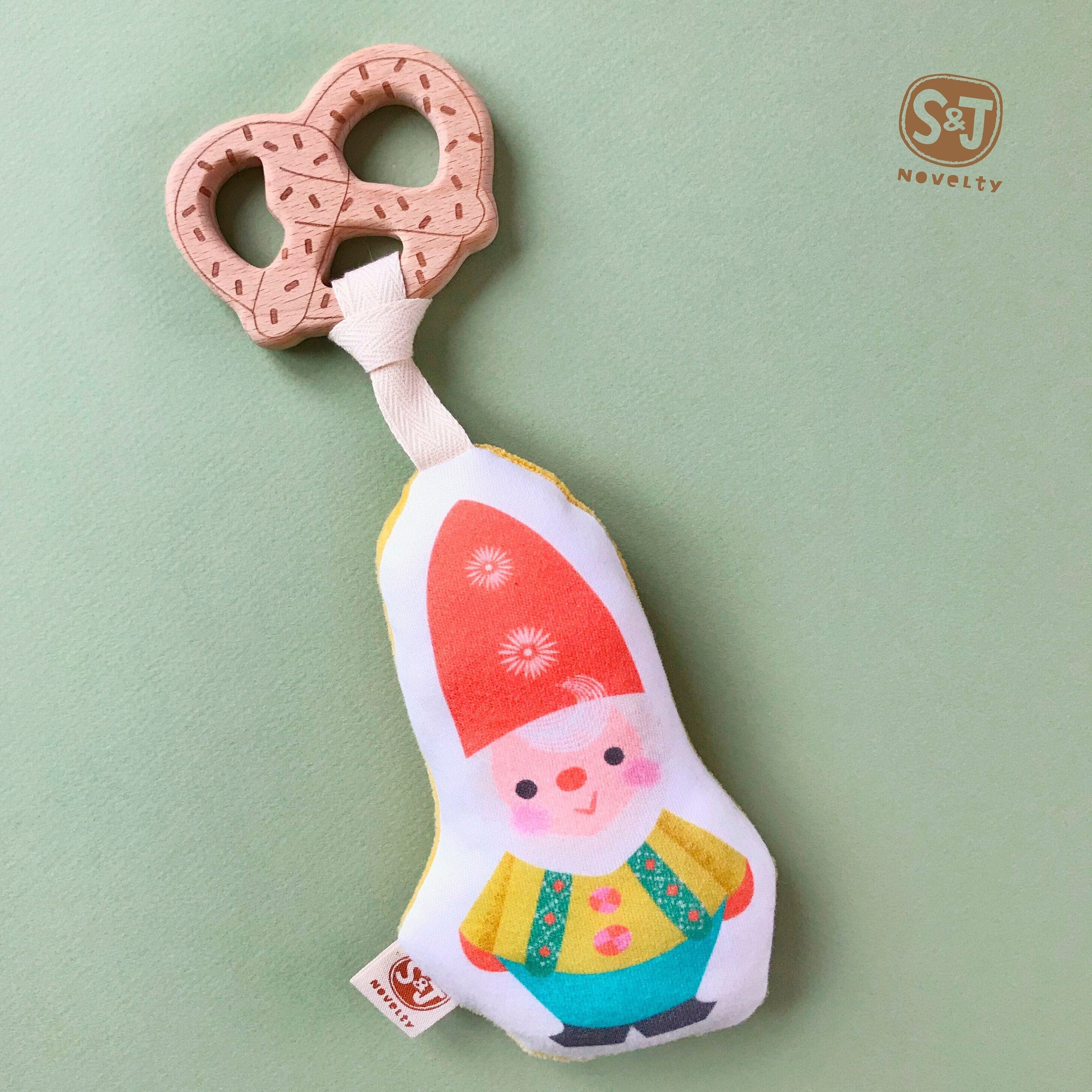 Pretzel store teething ring