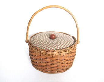 Vintage sewing basket - Storage box for sewing supplies or jewelry - sewing box. #962G1F4KB