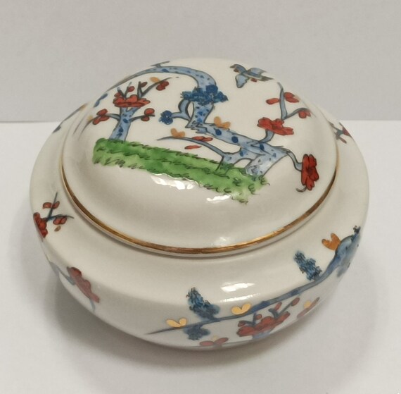 Vintage Hand Painted Porcelain Trinket Box /// Ri… - image 5