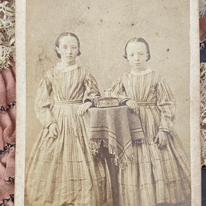 Vintage CDV Carte de Visite girls sisters studio photo collectible photograph