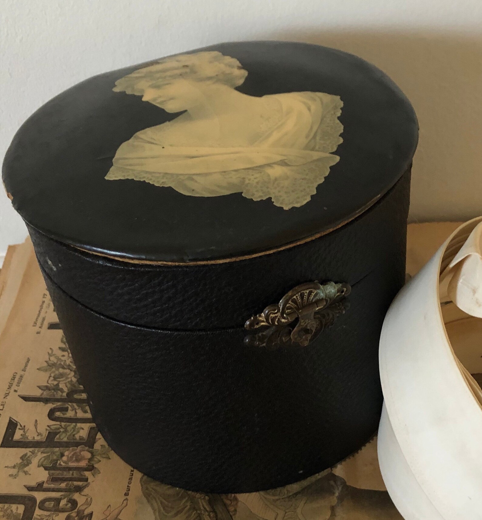 Vintage Edwardian Collar Box With Collars Celluloid Portrait Etsy