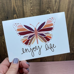 Enjoy life mauve Schmetterling 10x15 cm Druck/Postkarte