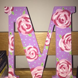 9.5 pulgadas pintada sin mano carta de madera floral