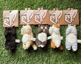 Sleepy Cat  key ring -grab the cat by the neck-