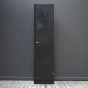 Customisable single door vintage industrial locker with brass T knob. image 3