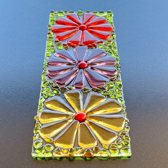 Fused glass suncatcher/wall hanging with three flowers