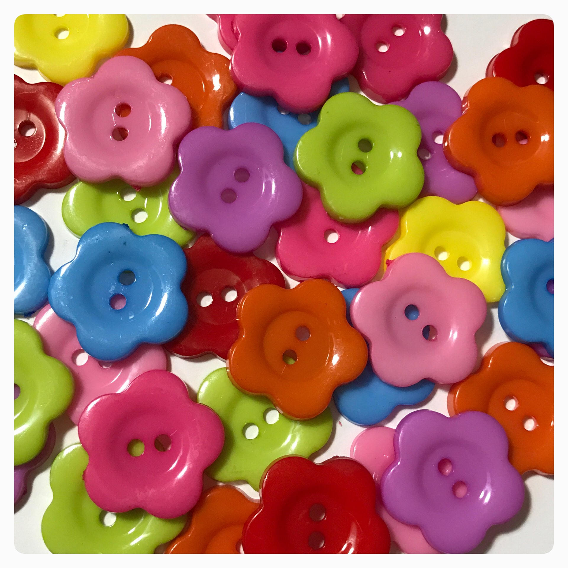 8 or 16 Flower buttons random mix assorted flower buttons Etsy