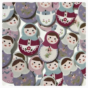 8, 16 or 32 Doll buttons, wood buttons novelty buttons scrapbooking crafts wooden 30mm Russian doll traditional nesting dolls DC