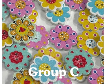 10, 20 or 40 Wood flower buttons assorted mix daisy crafts 19mm 3/4" 19 mm 3/4 wood painted wood flowers pretty GROUP C DC