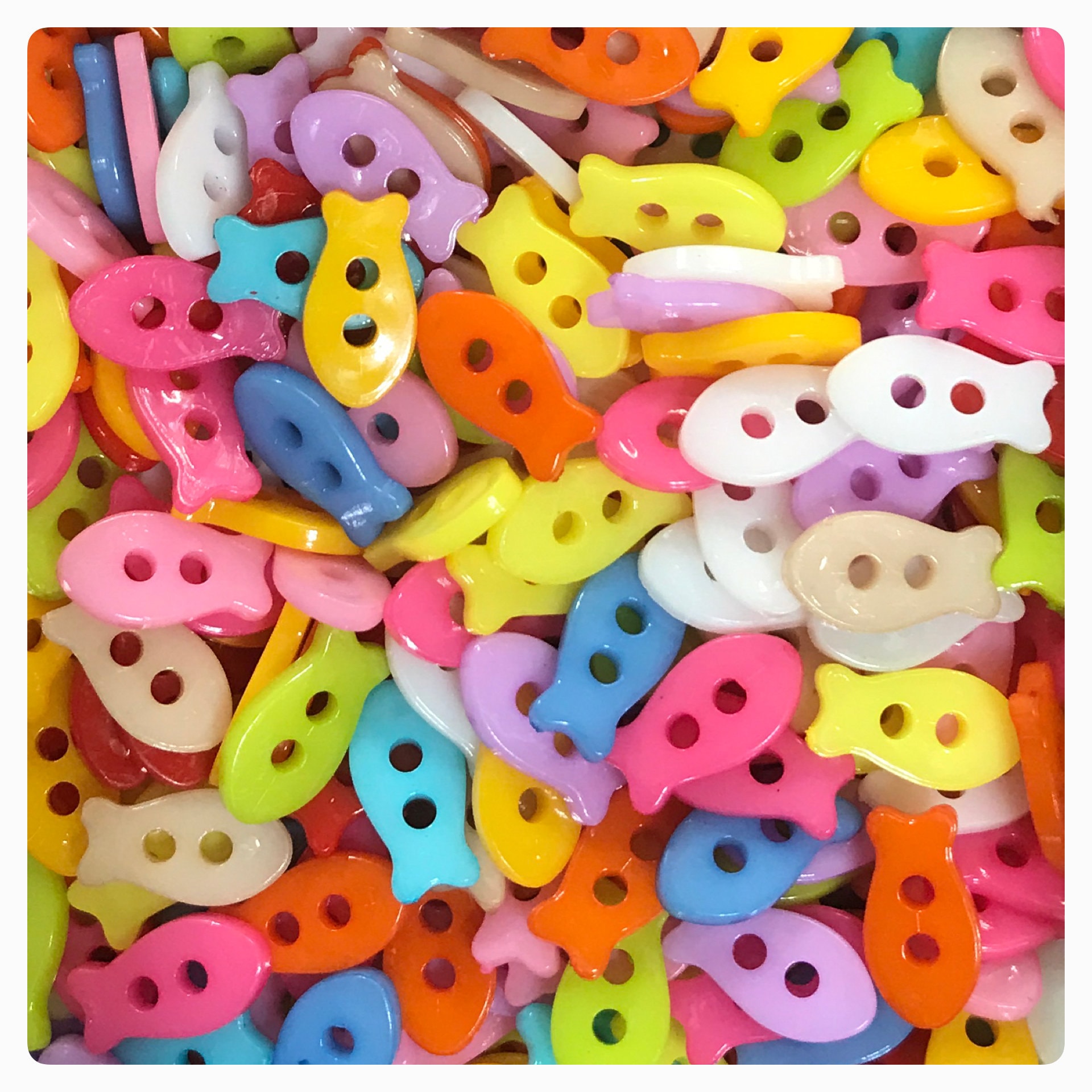 24, 48 or 96 Small plastic fish buttons assortedd mix plastic fish buttons, scrapbooking sewing, 14mm 9/16" 14 mm small plastic fish