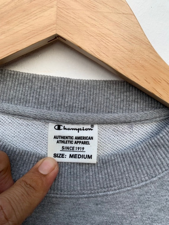 Champion spellout sweatshirt 2025