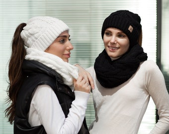 Winter Ponytail Hat Scarf Set for Women - Stay Warm and Stylish