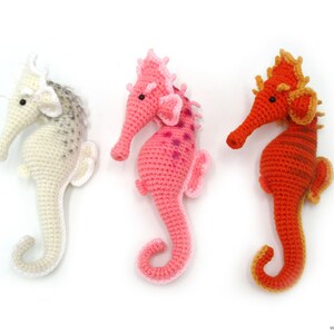 Seahorse amigurumi crochet pattern from Dinegurumi, 35x26 cm, reef included, PDF in german and english image 7