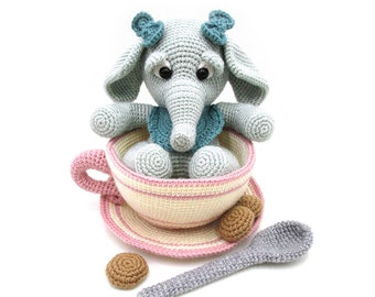 Elefant im Porzellan - Amigurumi Häkelanleitung von Dinegurumi - Sofortdownload - PDF in deutsch und englisch