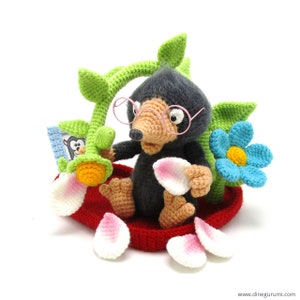 Mole, blinded by love - amigurumi crochet pattern - gift for valentine - lovesick - solace - direct download - PDF in german and english