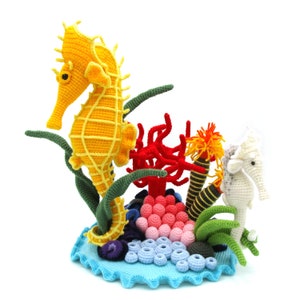 Seahorse amigurumi crochet pattern from Dinegurumi direct download PDF in german and english image 1