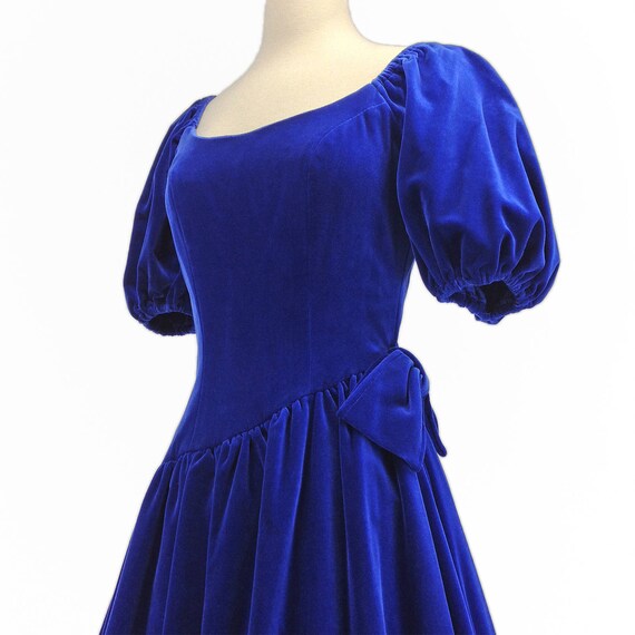 Vintage 50s Blue Velvet Dress, Full Skirt, Rockab… - image 4