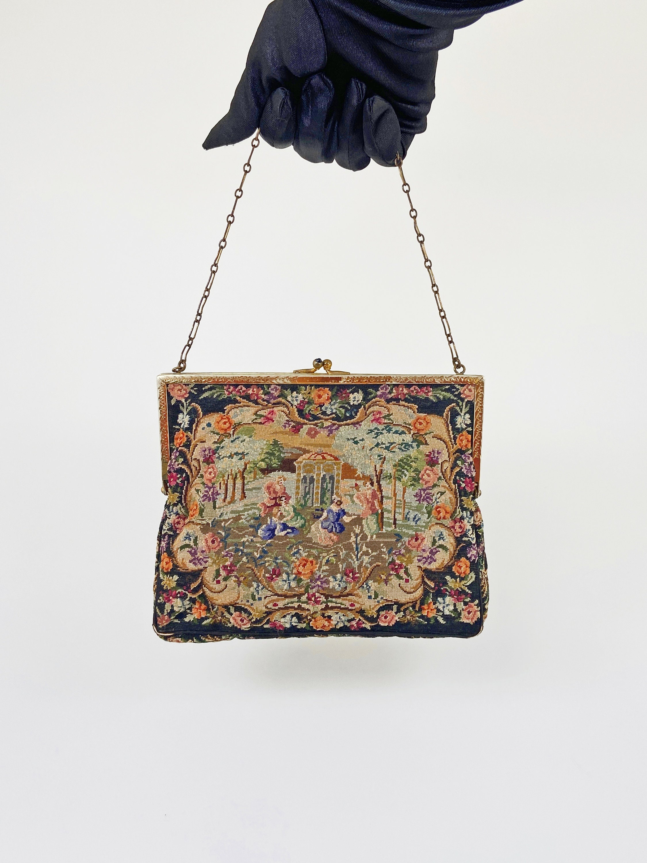 The Closet Historian: Fantastic 1940's Clutch Bags and Where to