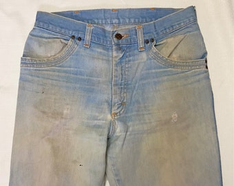 31 Vintage 90s Does 70s Lee Jeans, Beat Up Jeans, Bell bottom Jeans, Paint Frayed Bleached Jeans, Retro Light Wash Jeans, Medium M, DD12