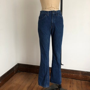 vintage 1970s orange tab LEVIS jeans W 28
