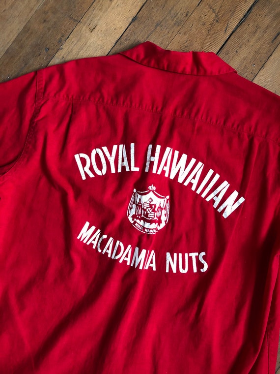 MARKED DOWN vintage 1960s Macadamia Nuts shirt - image 5