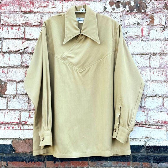 20% OFF SALE // Vintage 1940s 50s Rayon Pullover Shirt Rogue-shirt