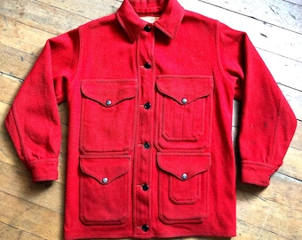 vintage rode Filson Cruiser-wollen jas uit de jaren 1950