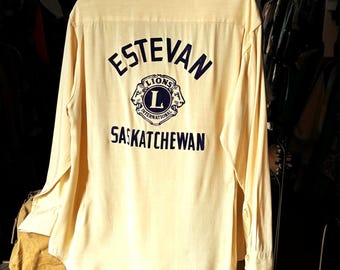 ヴィンテージ 1950 年代 イエロー ライオンズ 長袖 ボタンアップ シャツ - ループカラー
