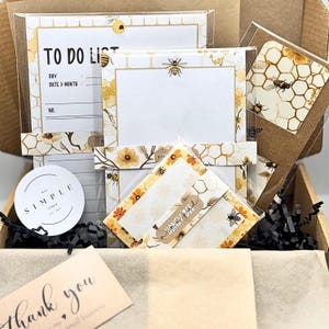 Bee Stationery Gift Set: Handmade Floral Notecards & To-Do List