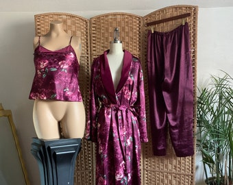 1980’s Romantic Boudoir Pajamas Set . Secret Treasures .- medium / large