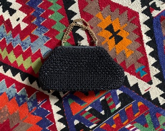 1950&#39;s Vintage Beaded Purse with Gold Chain . Gaymode