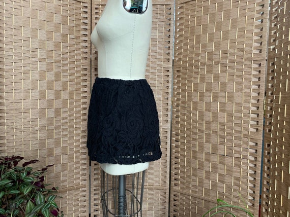 1980’s Flirty Lace Mini Skirt  - petite / small - image 8