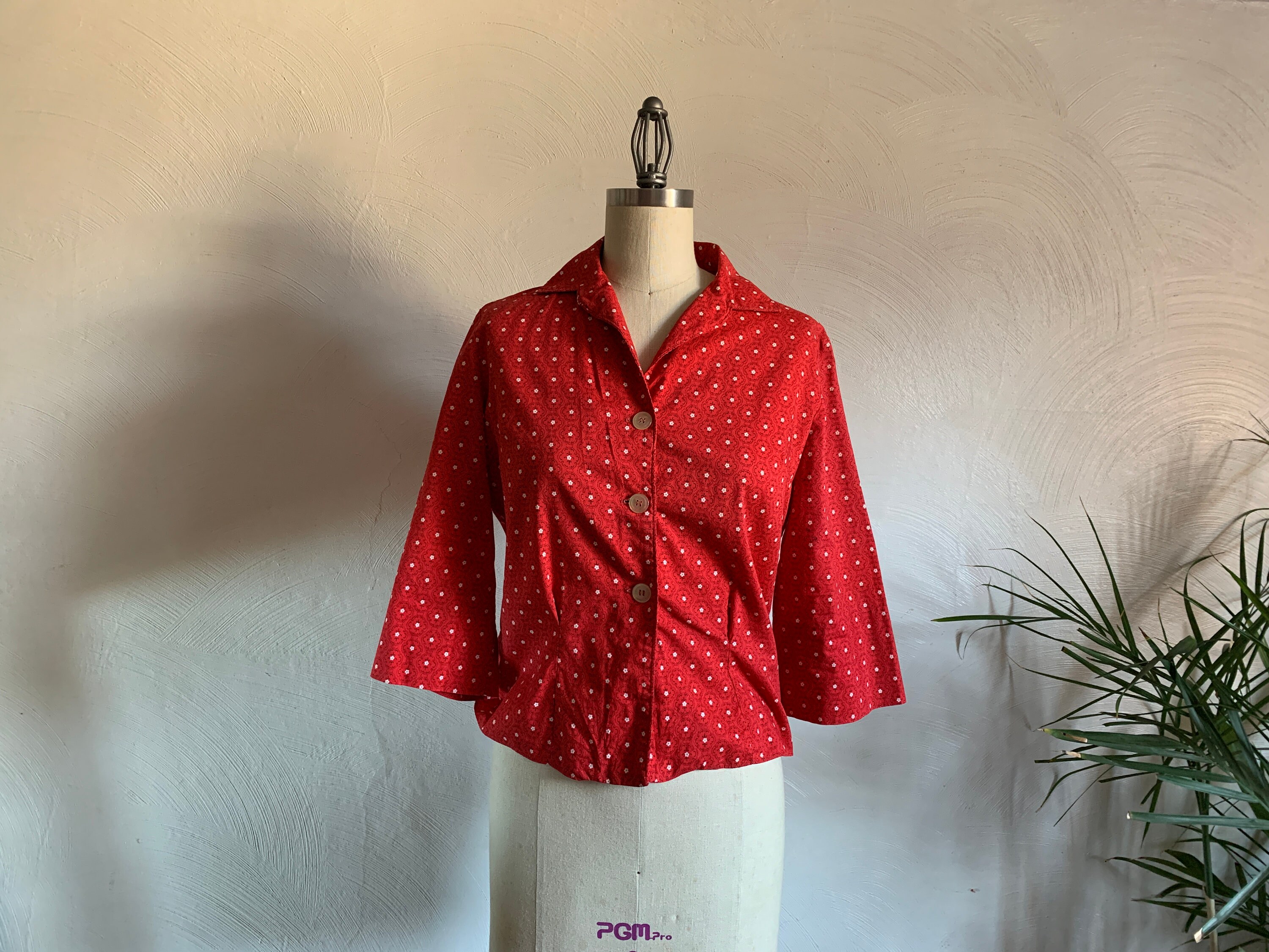 1930’s Perfectly Tailored Sportswear Blouse . Reid & Reid by Faye Robin . - medium